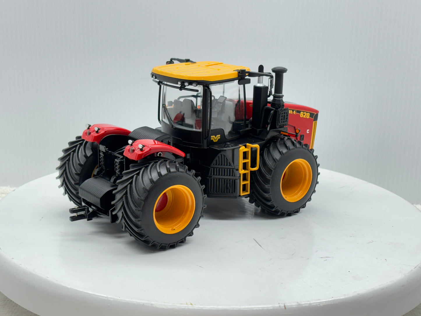 1/32 Versatile 620 LSW