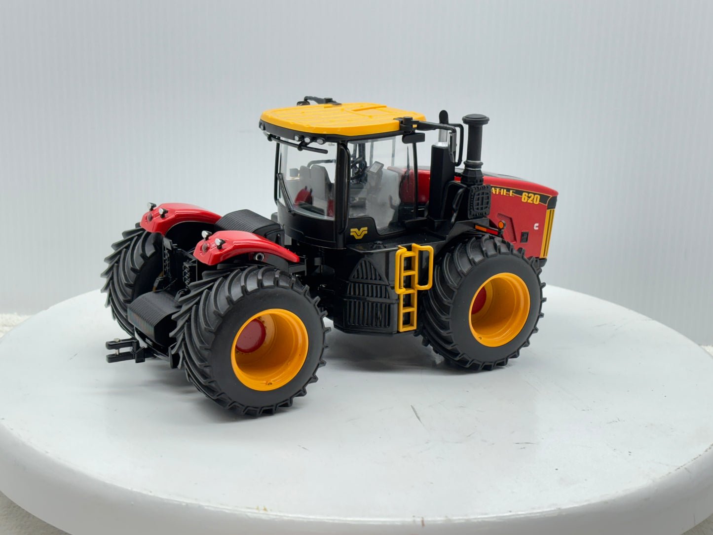 1/32 Versatile 620 LSW