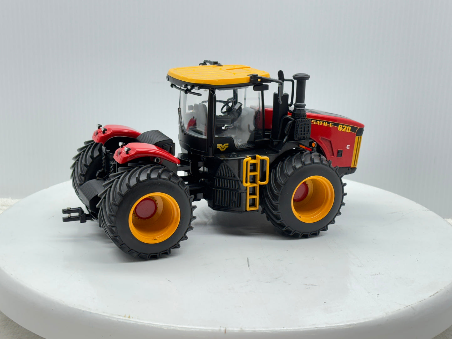 1/32 Versatile 620 LSW
