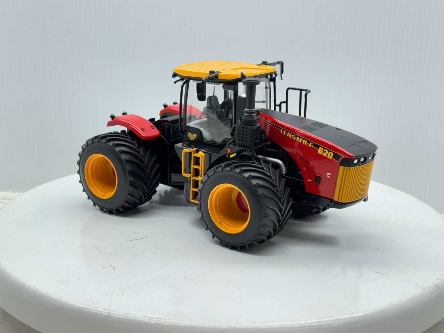 1/32 Versatile 620 LSW