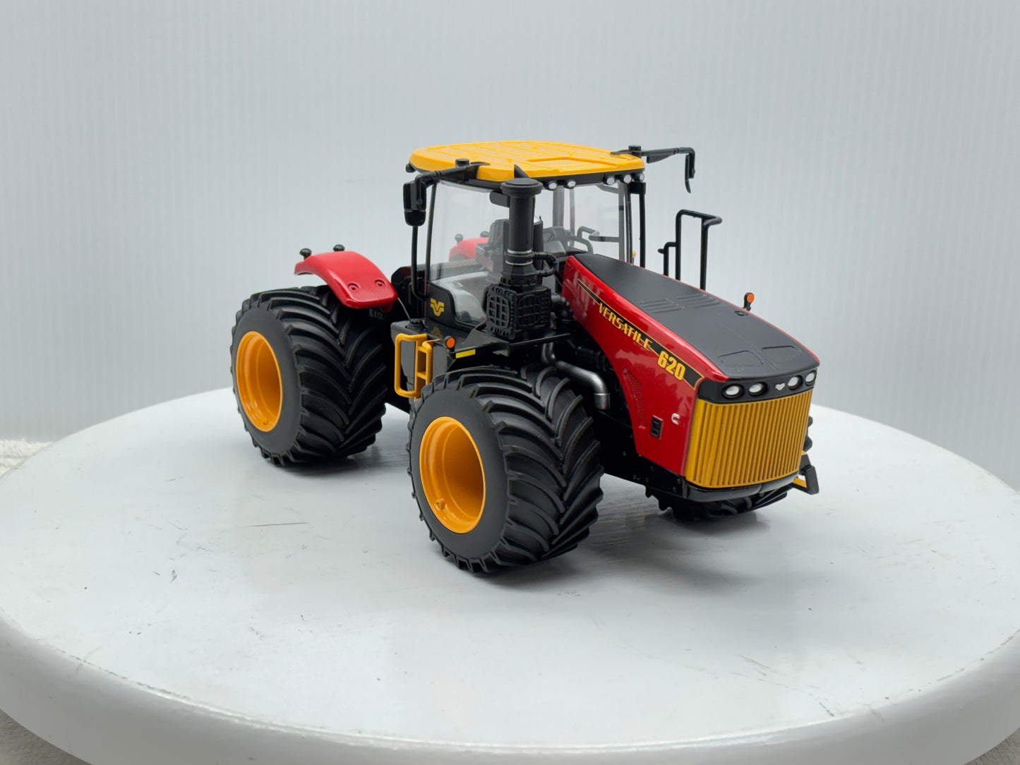 1/32 Versatile 620 LSW