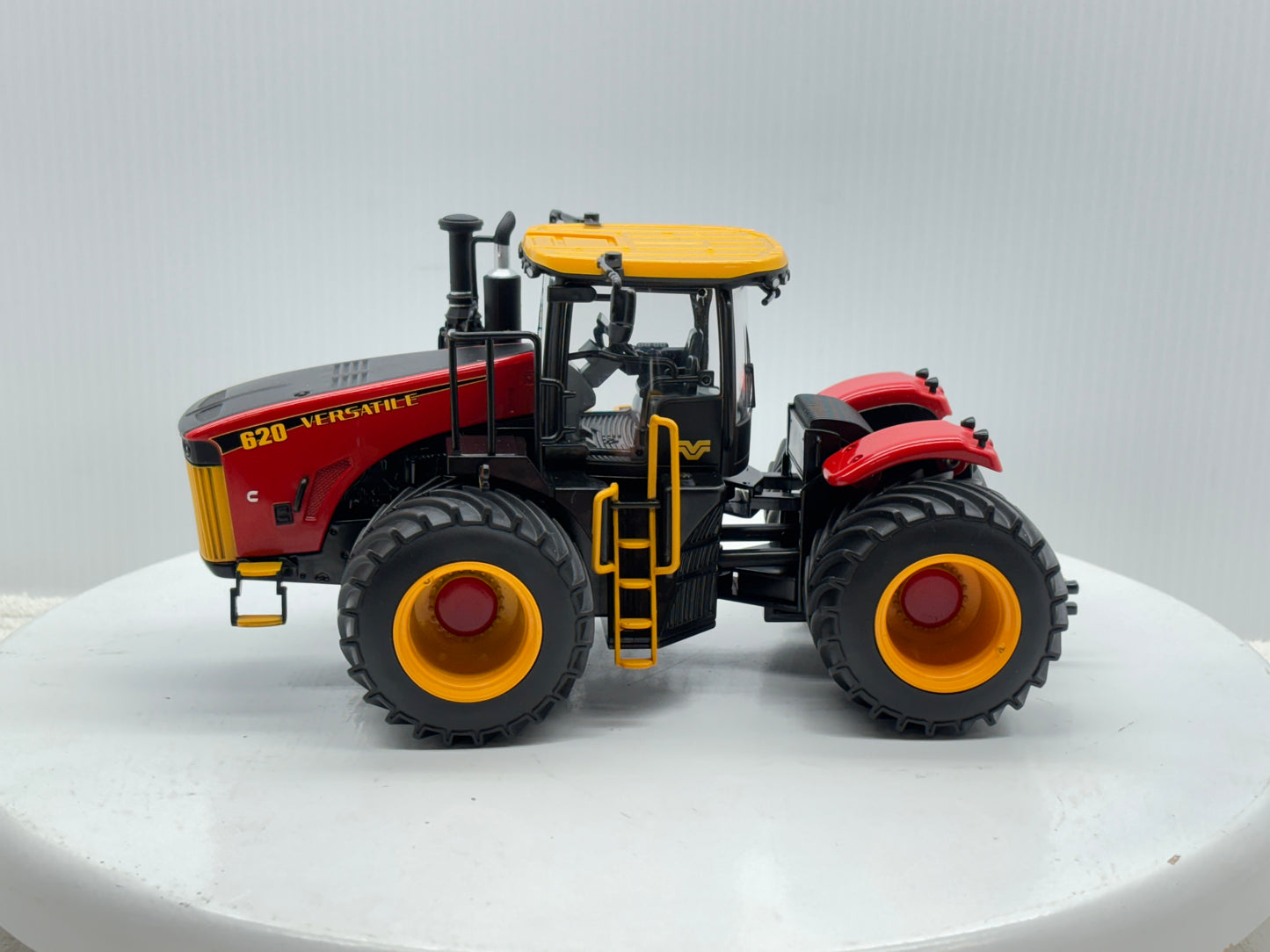 1/32 Versatile 620 LSW