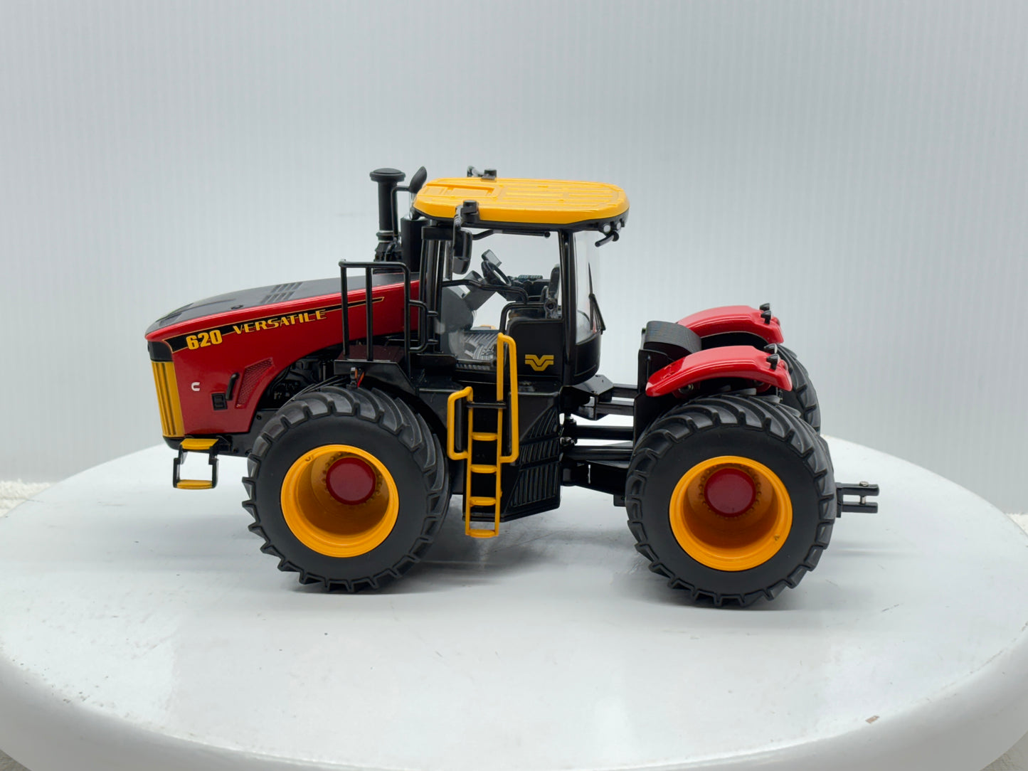 1/32 Versatile 620 LSW