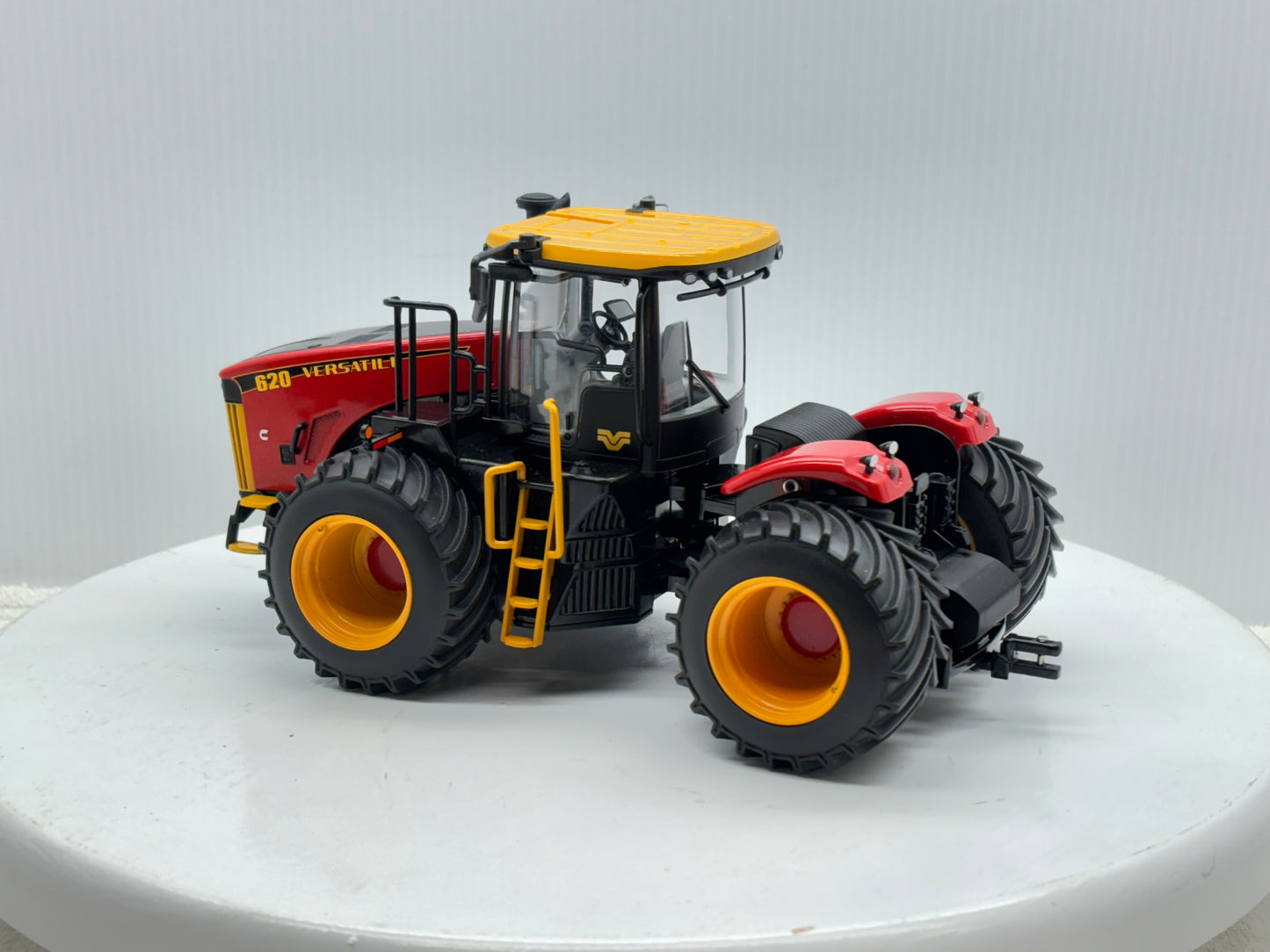 1/32 Versatile 620 LSW