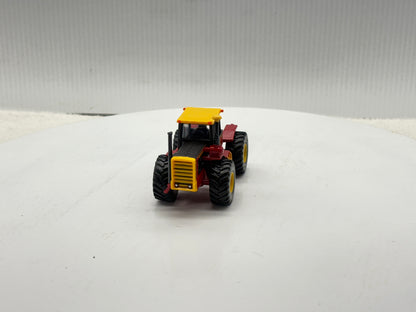1/64 Versatile 950 Toy Farmer