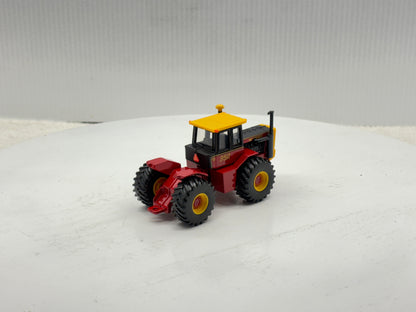 1/64 Versatile 950 Toy Farmer