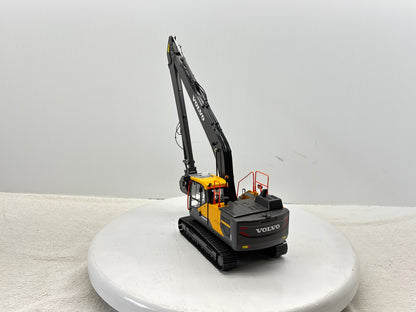 1/32 Volvo EC220ELR