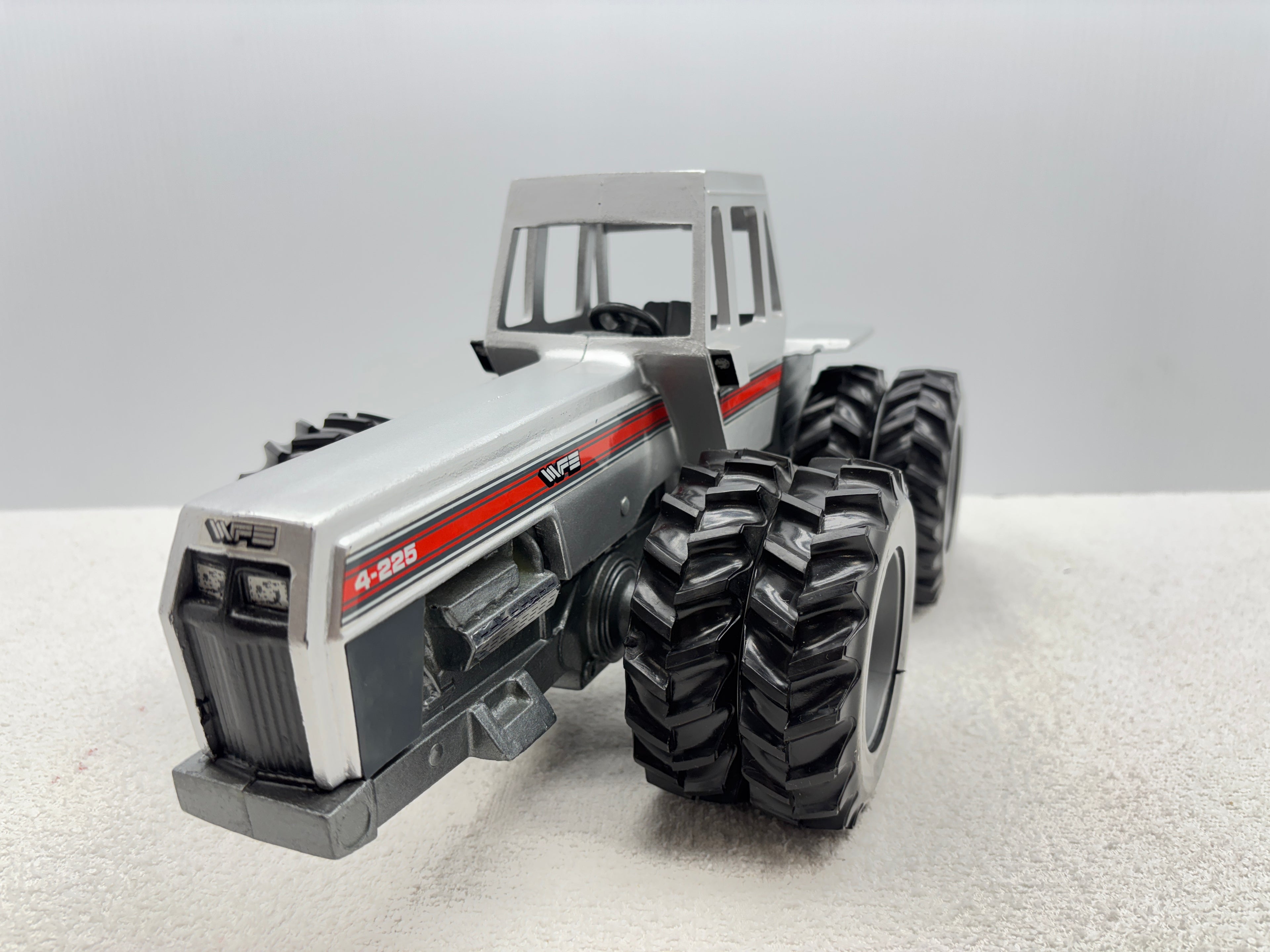 1/16 WFE 4-225 Field Boss 4wd
