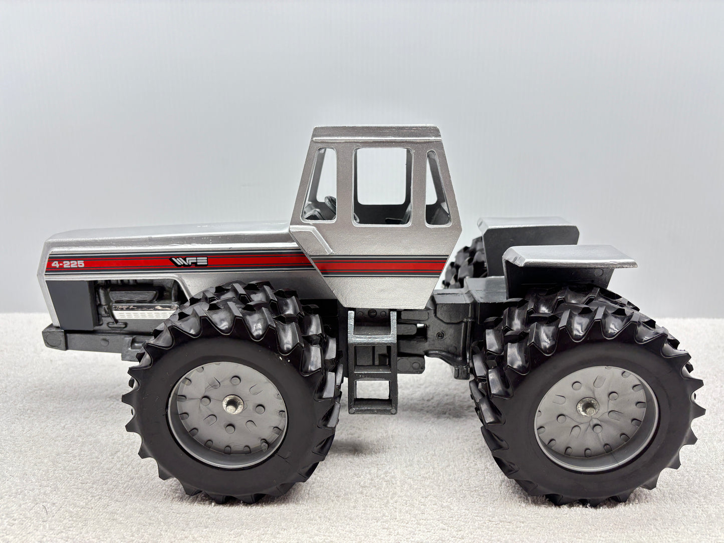 1/16 WFE 4-225 Field Boss 4wd