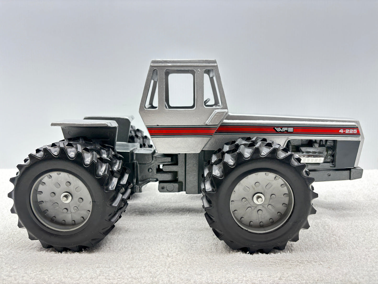 1/16 WFE 4-225 Field Boss 4wd
