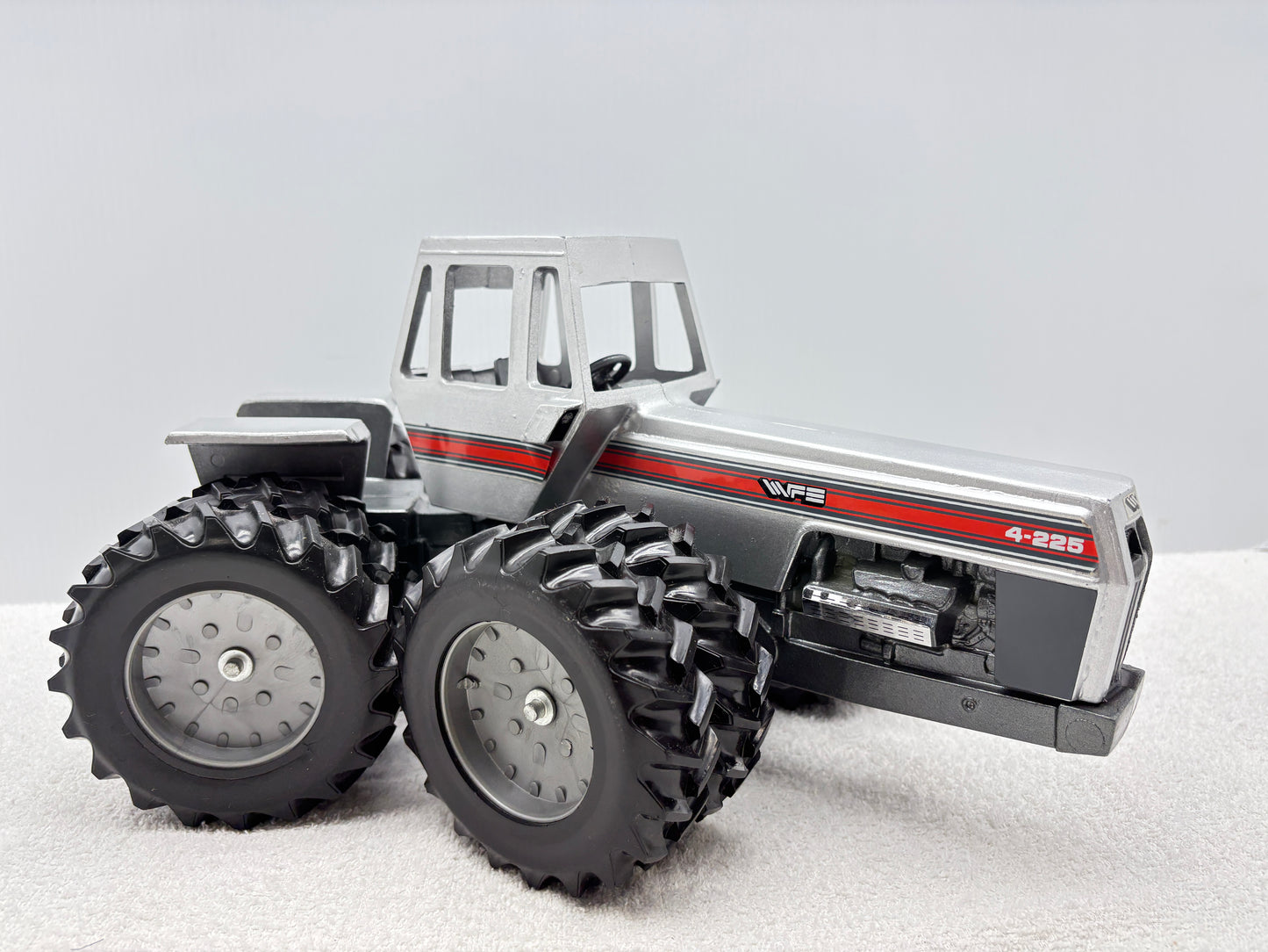 1/16 WFE 4-225 Field Boss 4wd