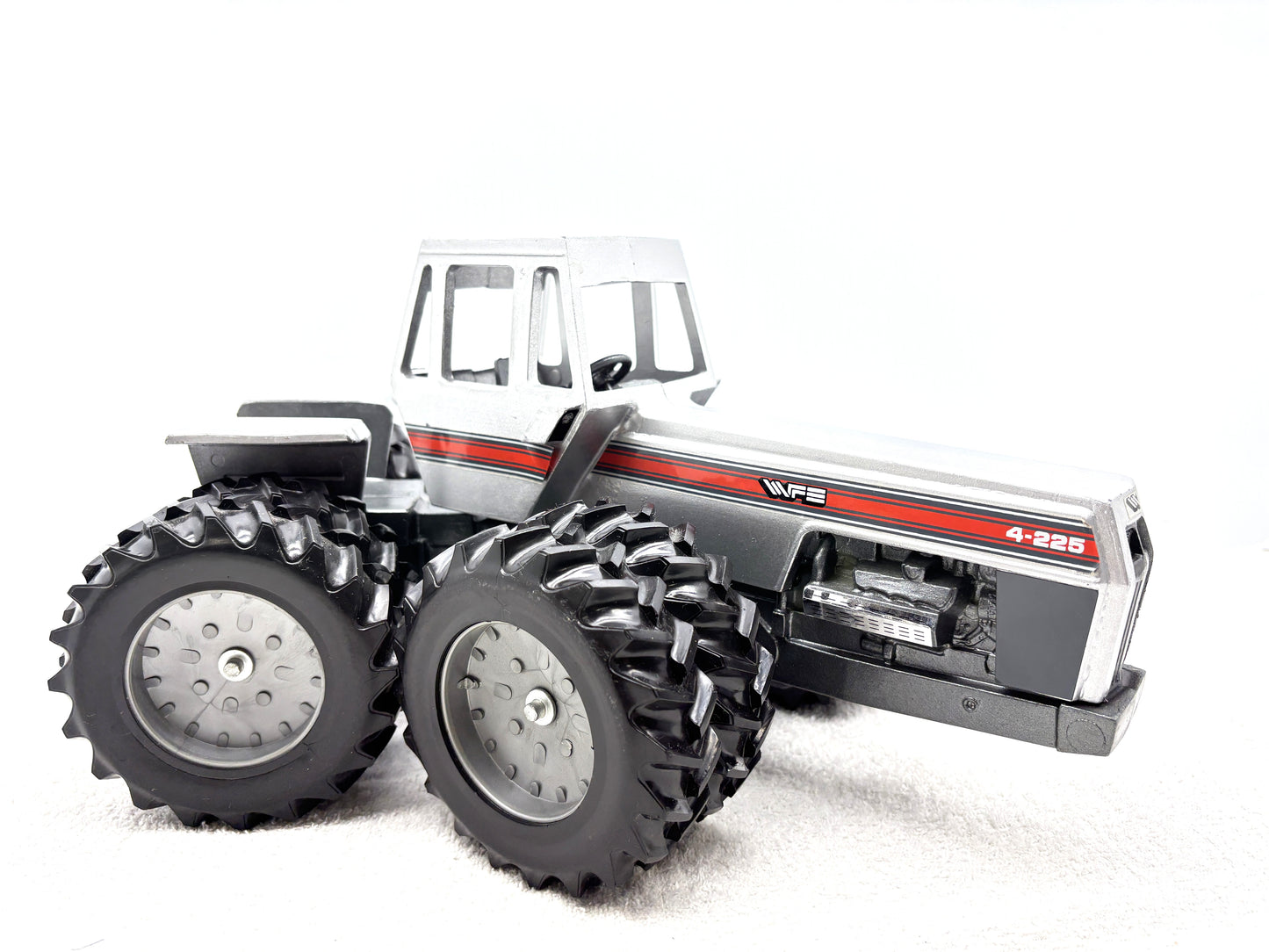 1/16 WFE 4-225 Field Boss 4wd
