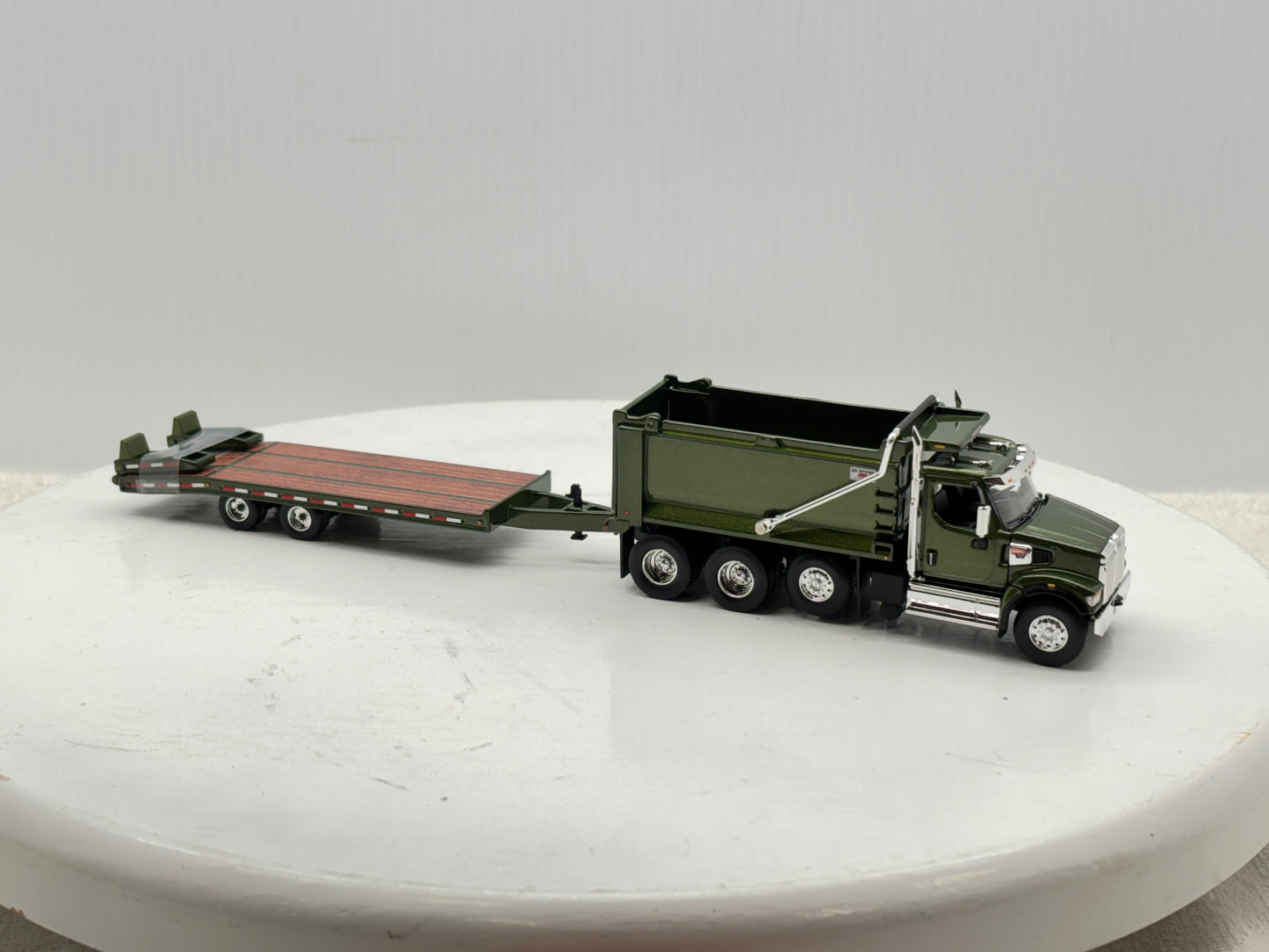 1/64 Western Star 49X (Mettalic Green)