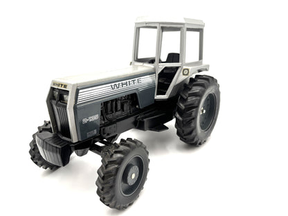 1/16 White 2-135 Field Boss