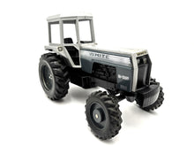 1/16 White 2-135 Field Boss