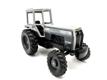 1/16 White 2-135 Field Boss