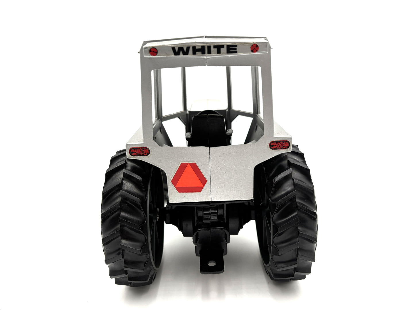 1/16 White 2-135 Field Boss