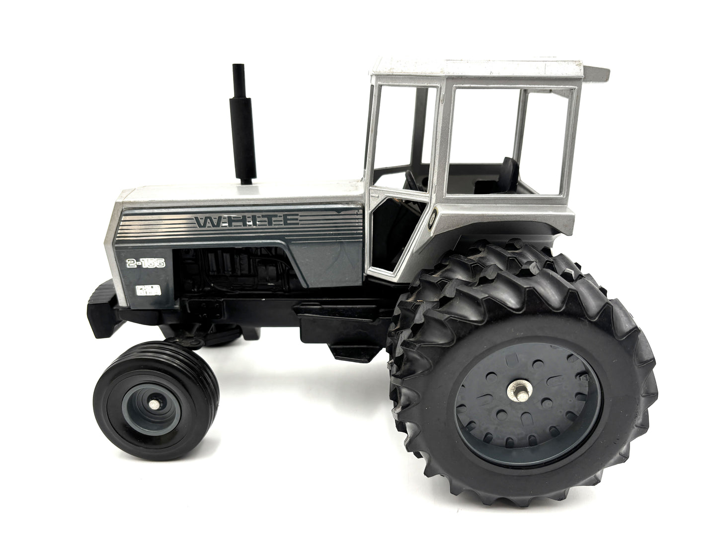 1/16 White 2-155 Field Boss