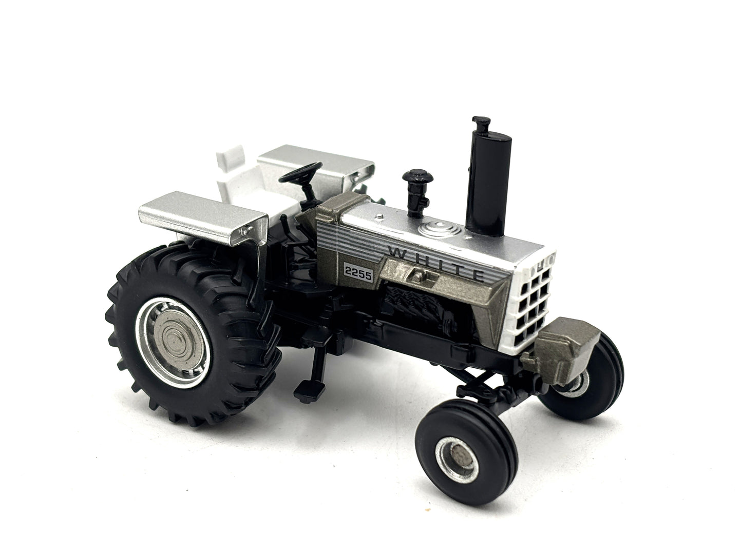 1/64 White 2255 2WD