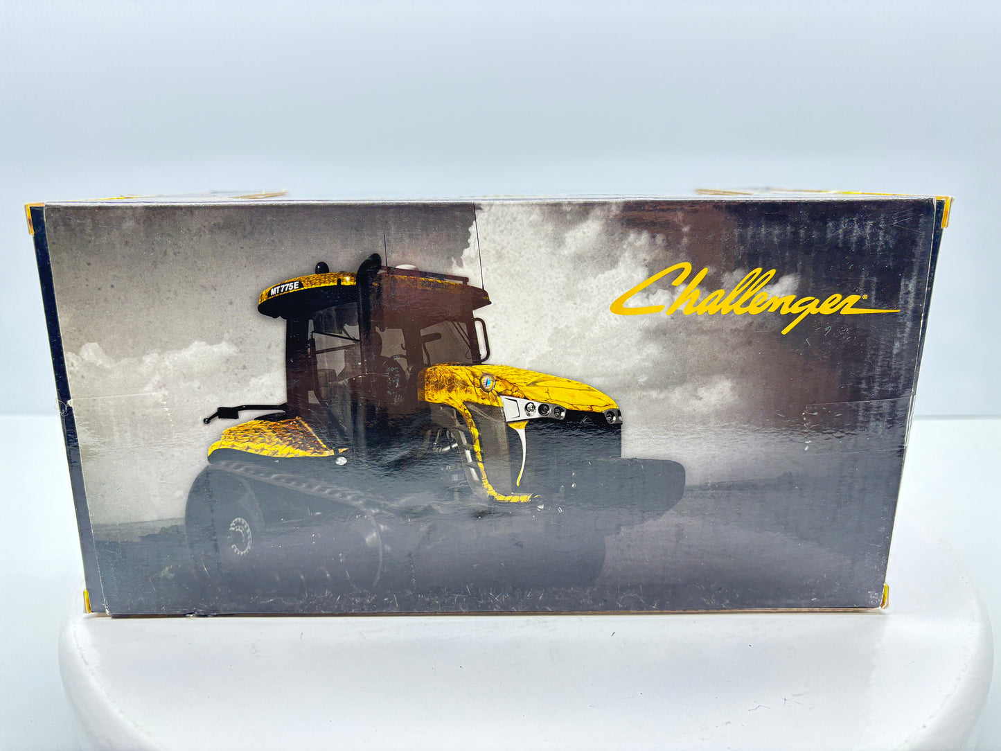 1/32 Challenger MT775E Field Viper