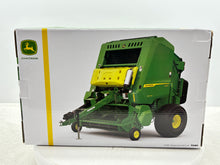 1/16 John Deere 561R