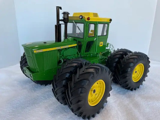 *SELLING QUICKLY* 1/16 JOHN DEERE 7520 Precision Custom Farm Toy