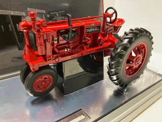 *SHARP* 1/16 INTERNATIONAL FARMALL 100TH Ann. Farm Toy Set